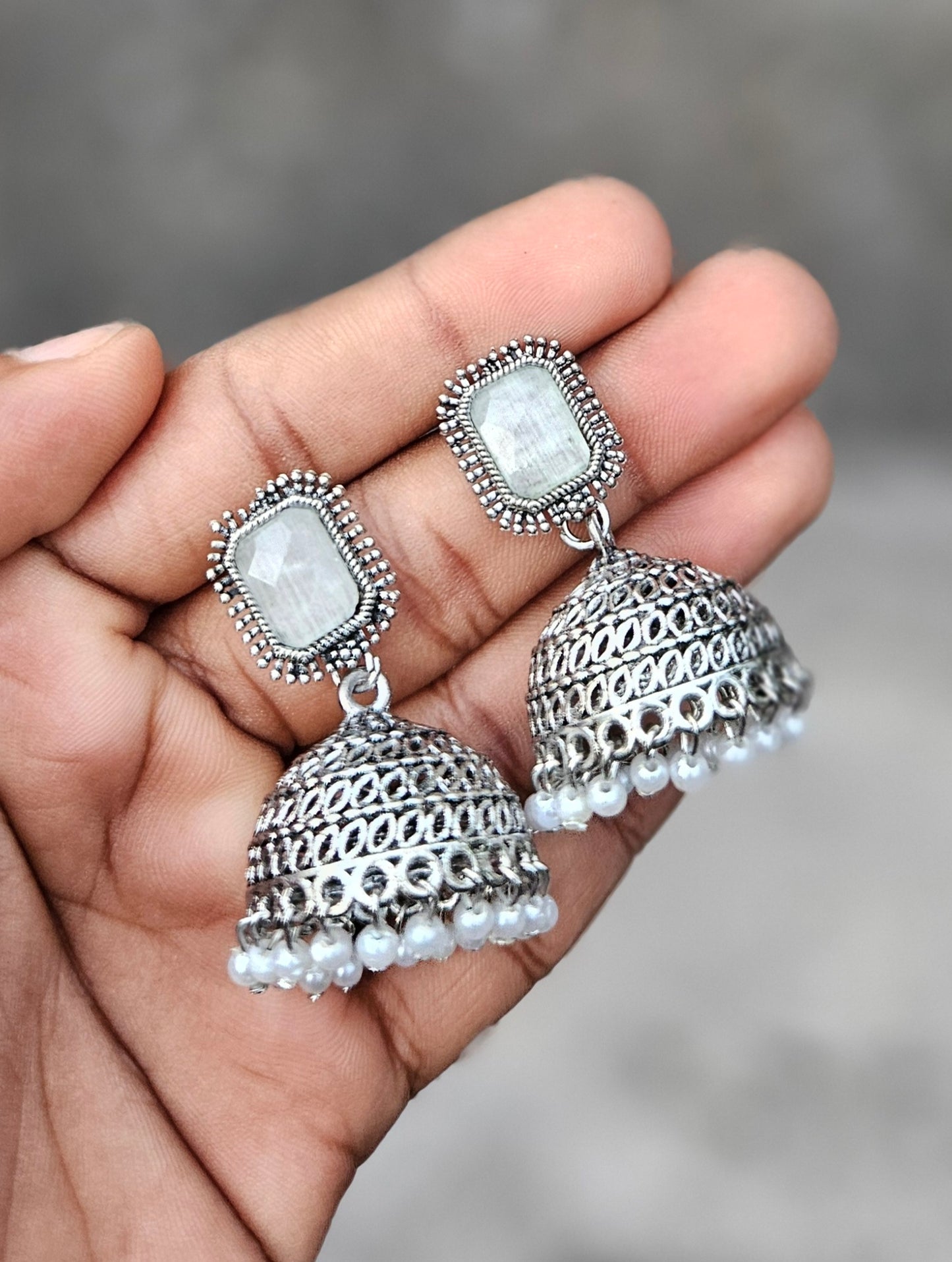 Lahariya E2