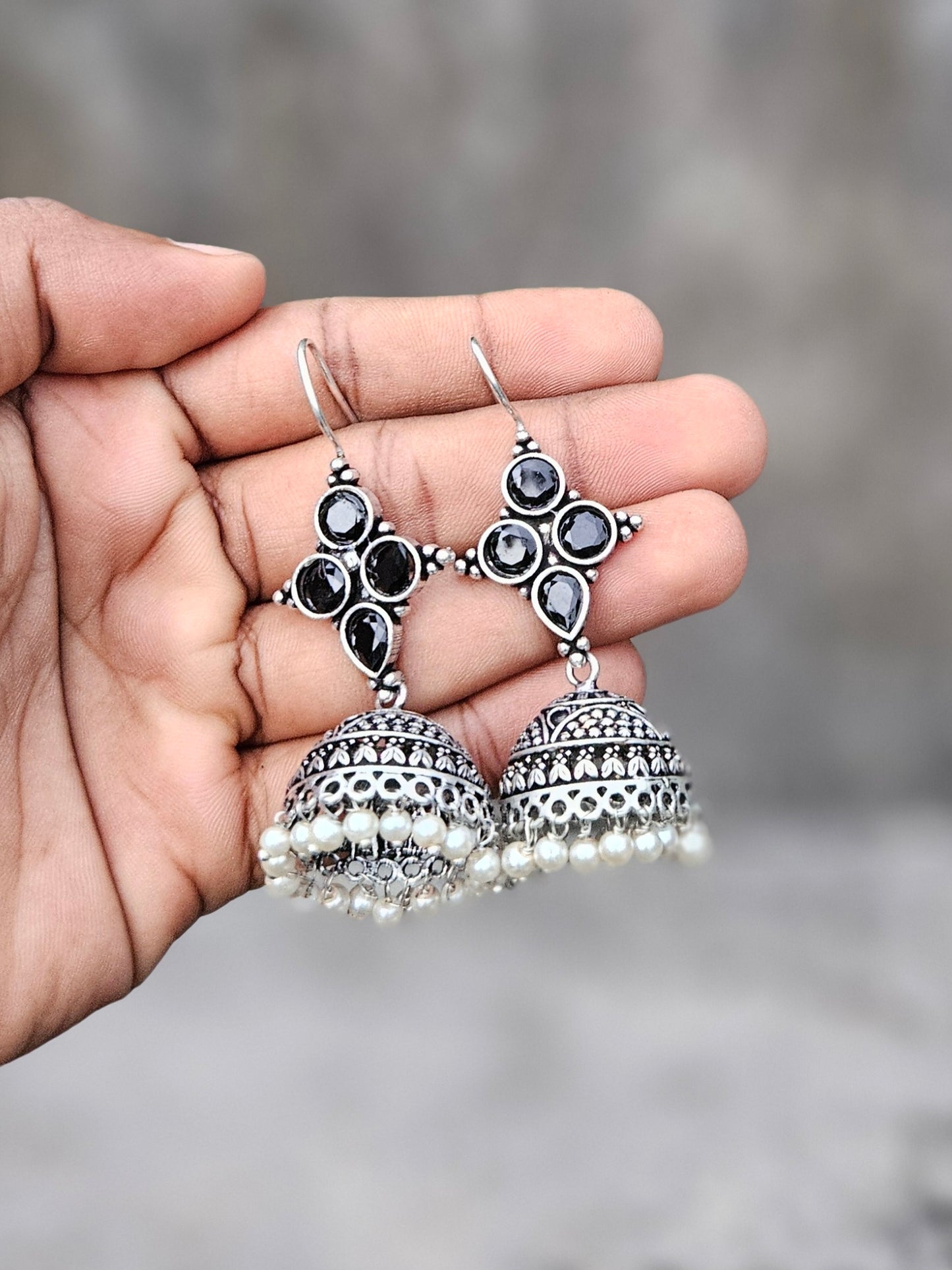 Lahariya E2 black