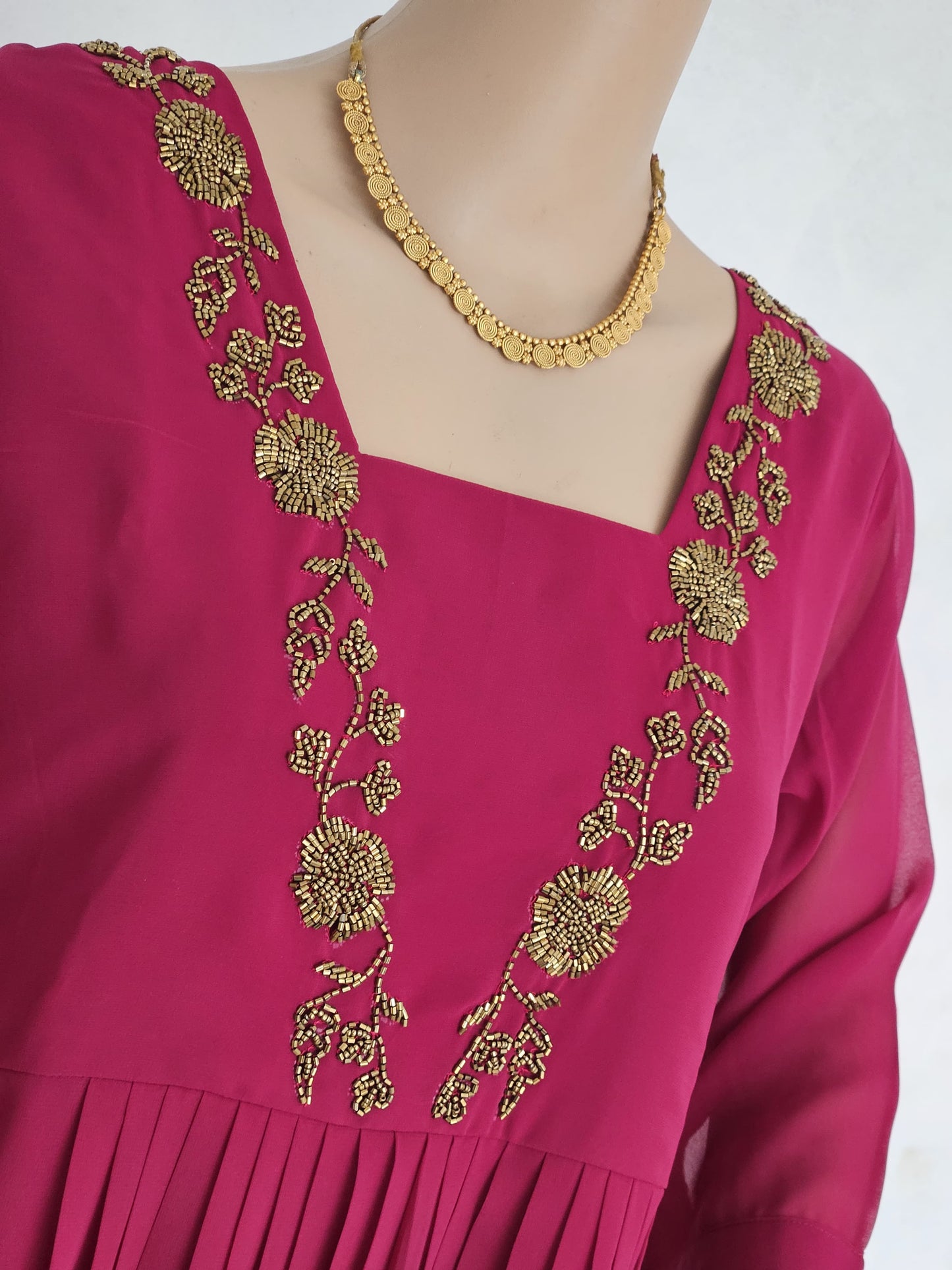 Hand worked designer Kurtis W7