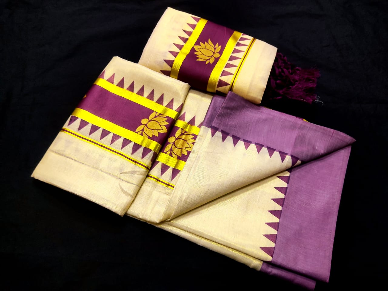 Golden tissue set mundu