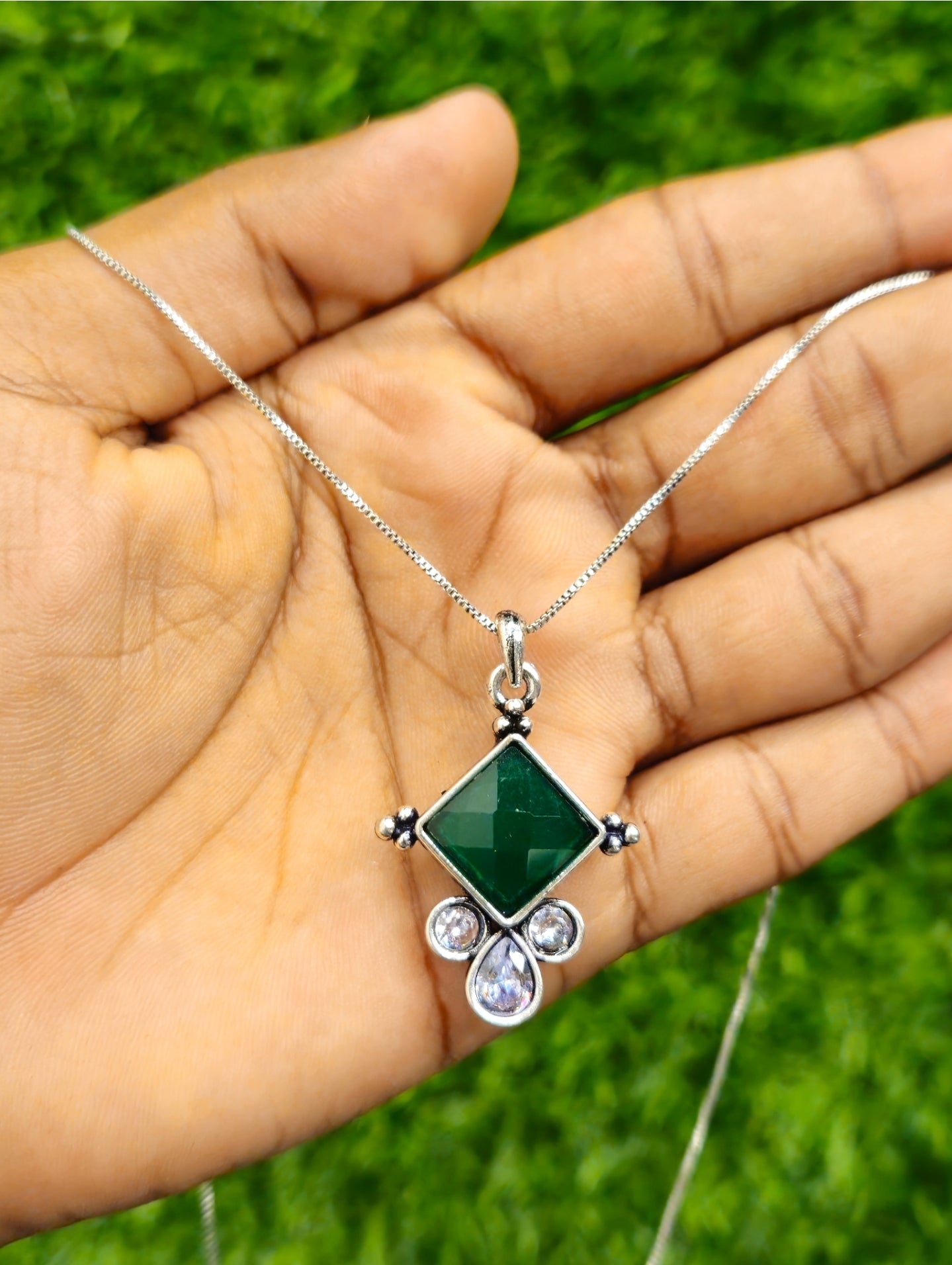 Lahariya Pendant P9