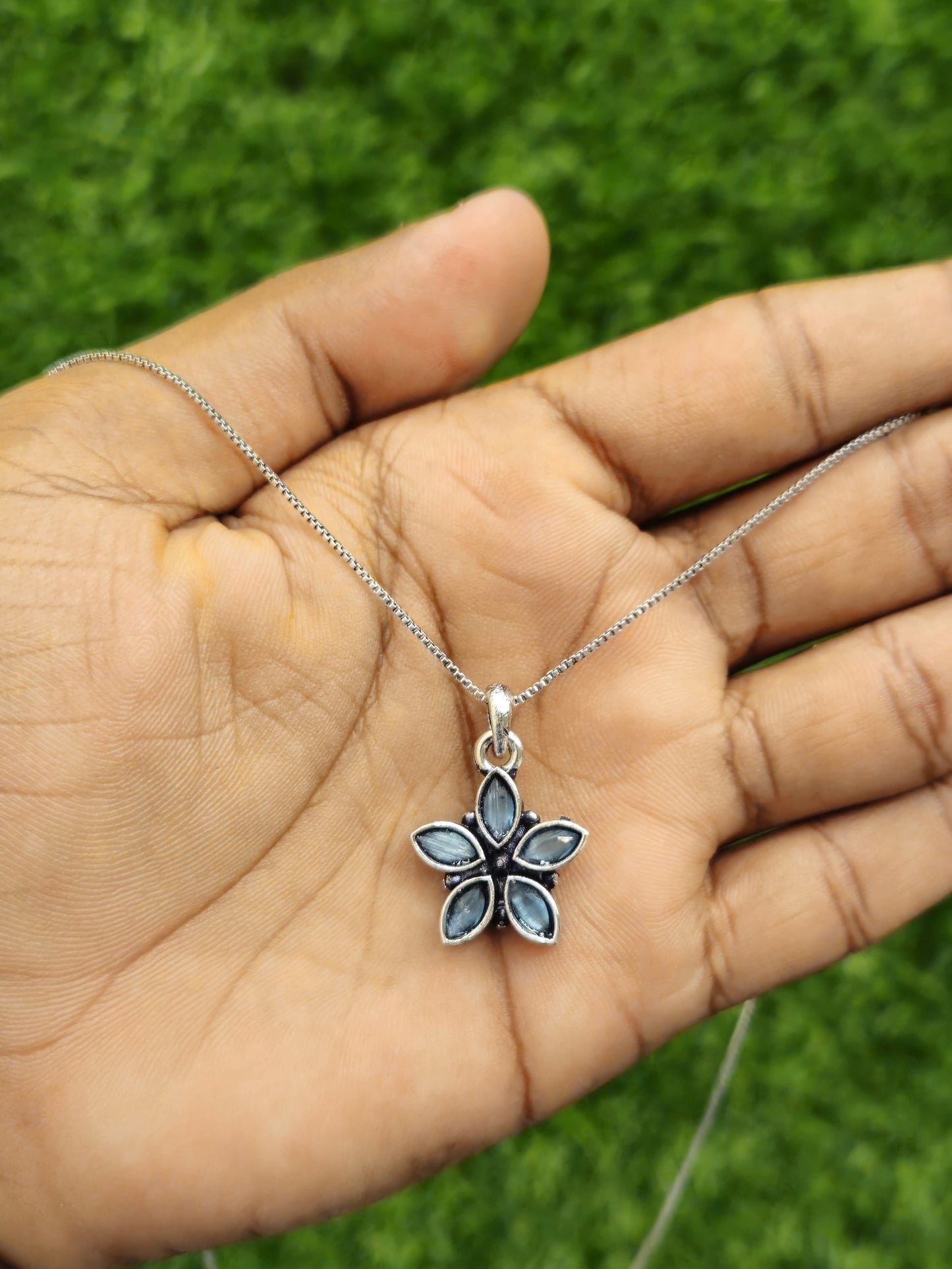 Lahariya Pendant P2