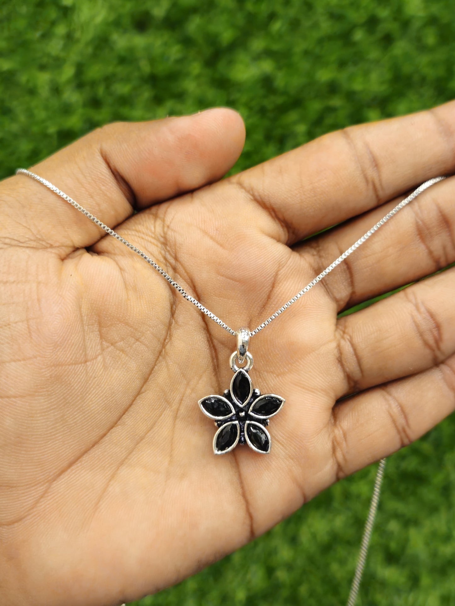 Lahariya Pendant P3