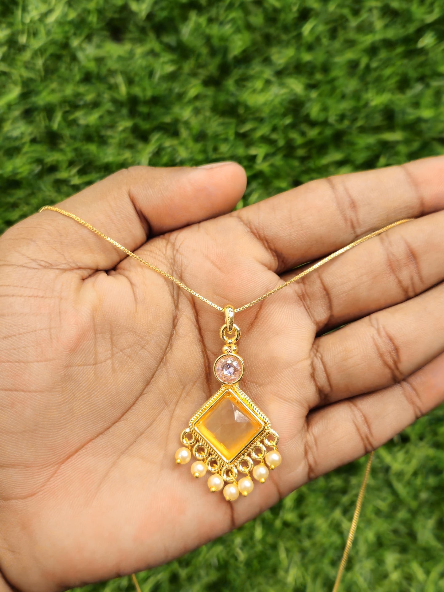 Lahariya Pendant P1
