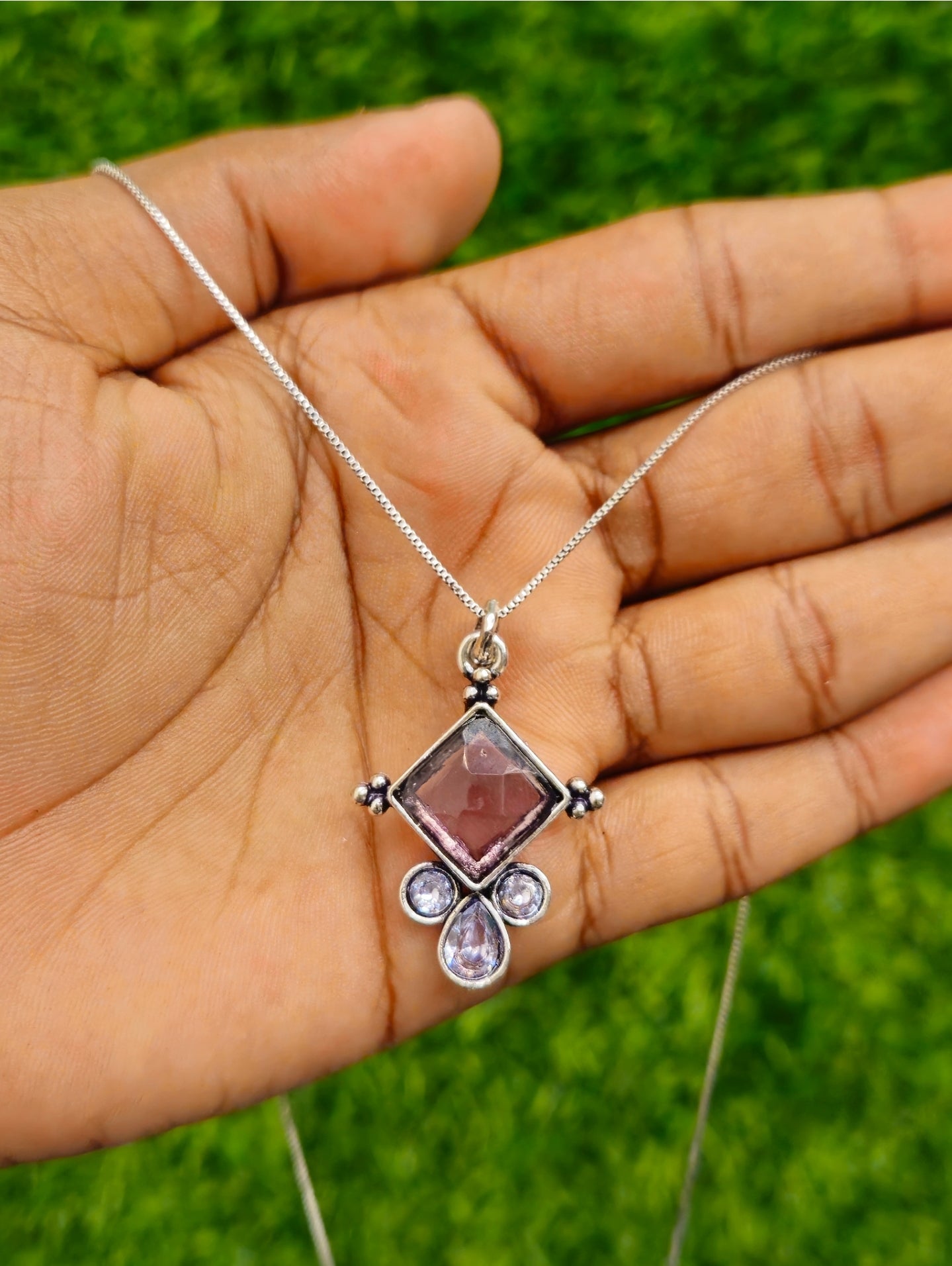 Lahariya Pendant P9