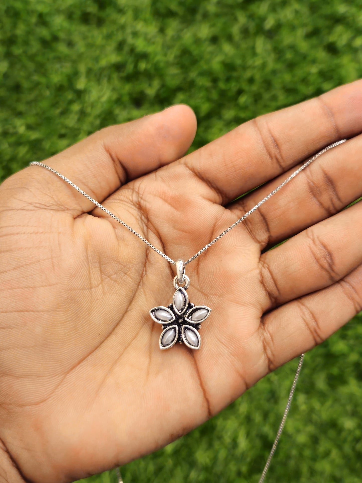 Lahariya Pendant P2