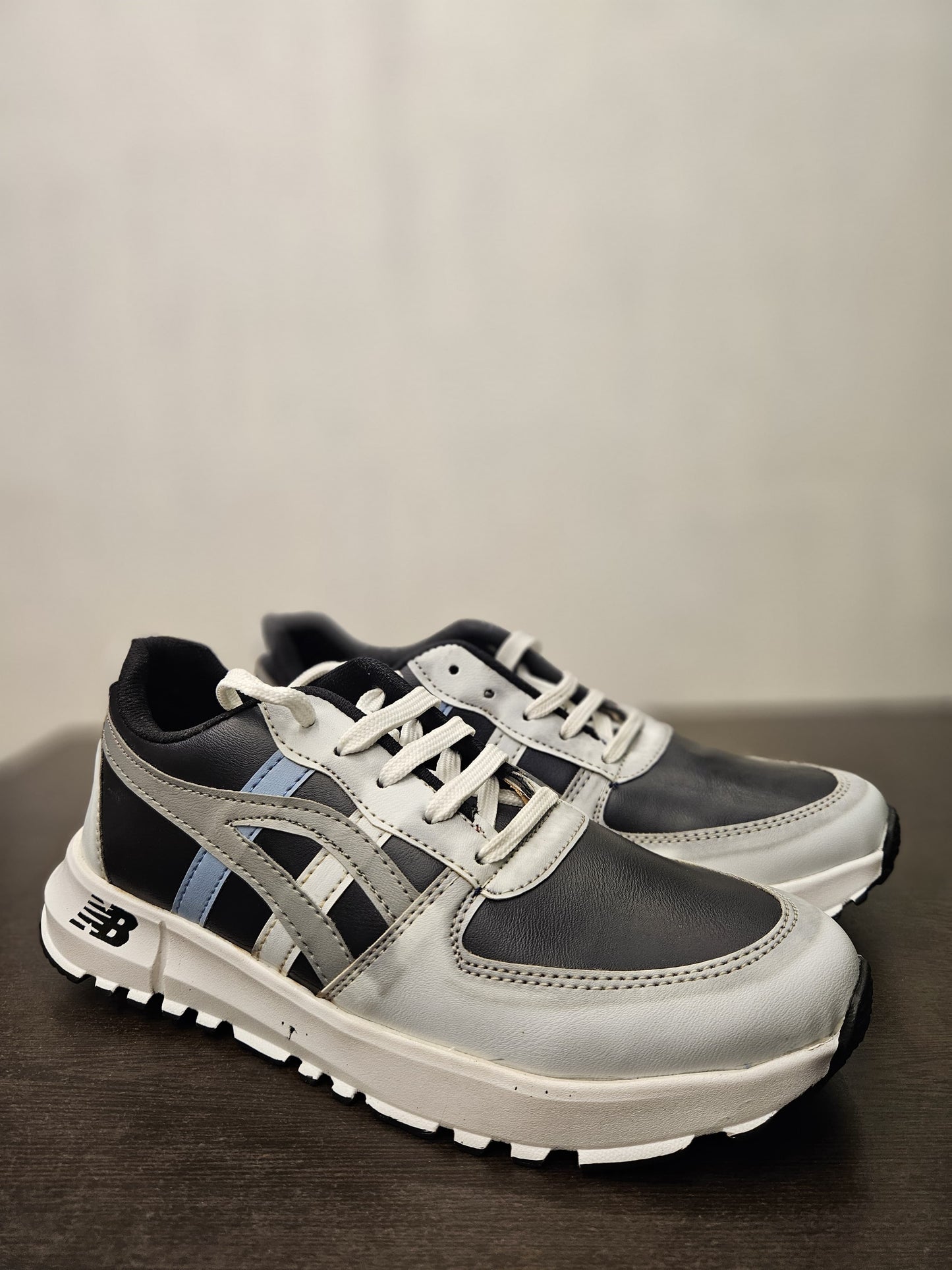 A21 White&Black
