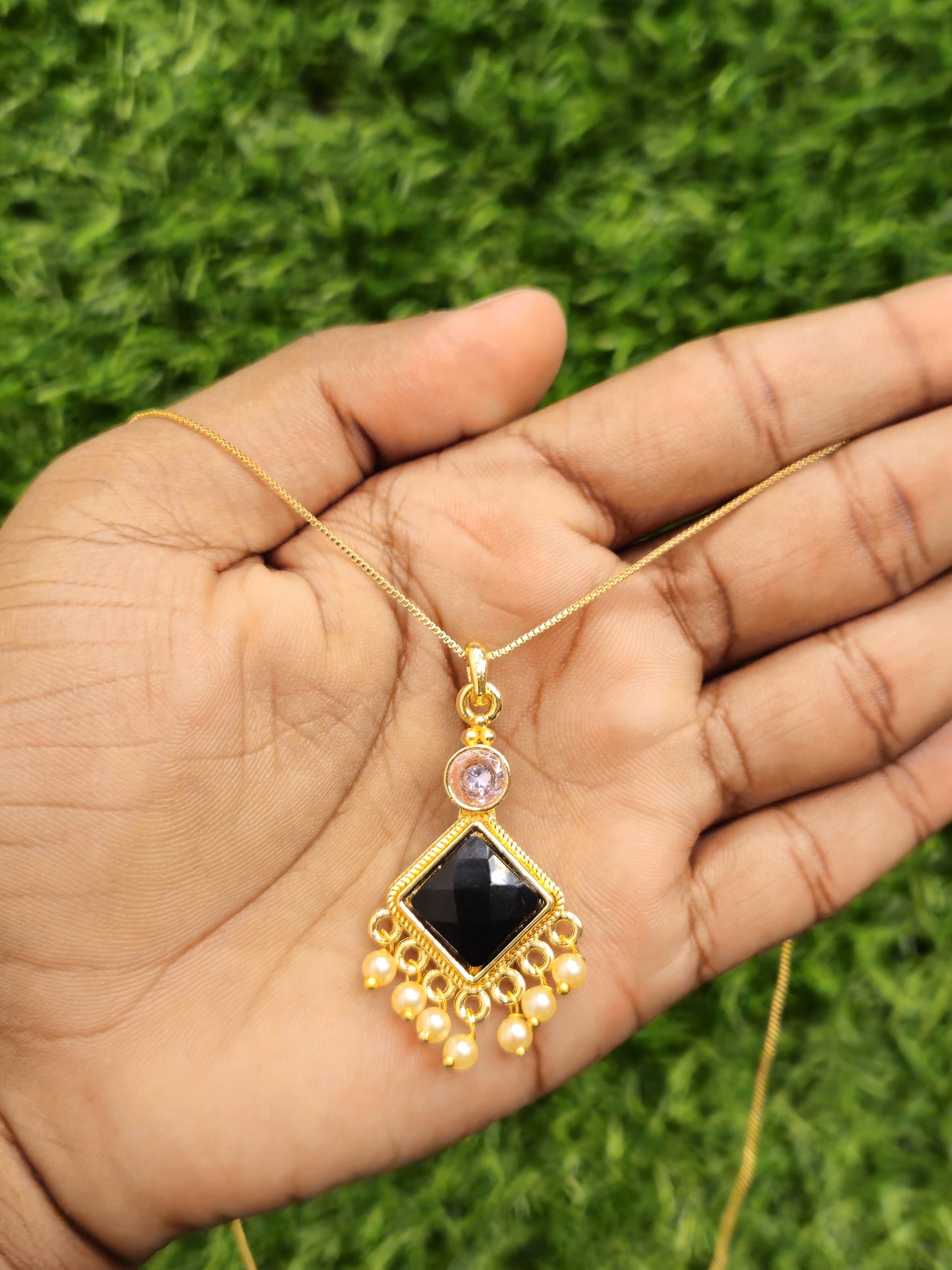 Lahariya Pendant P1