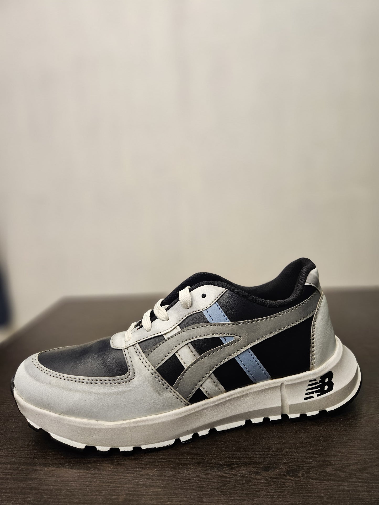 A21 White&Black