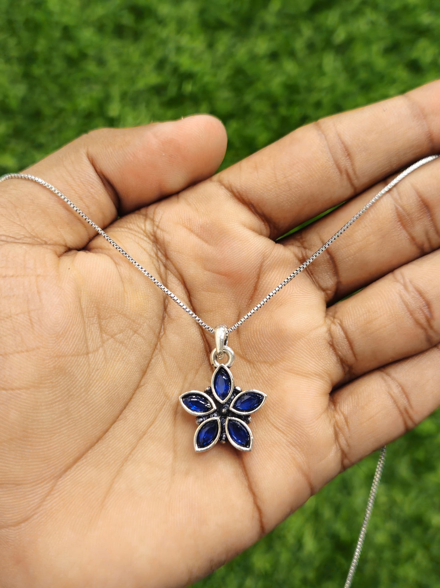 Lahariya Pendant P3